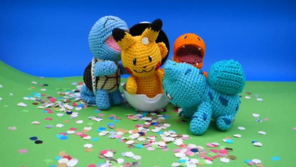 Pokémon au crochet : carapuce, salamèche, bulbizarre et Pikachu
